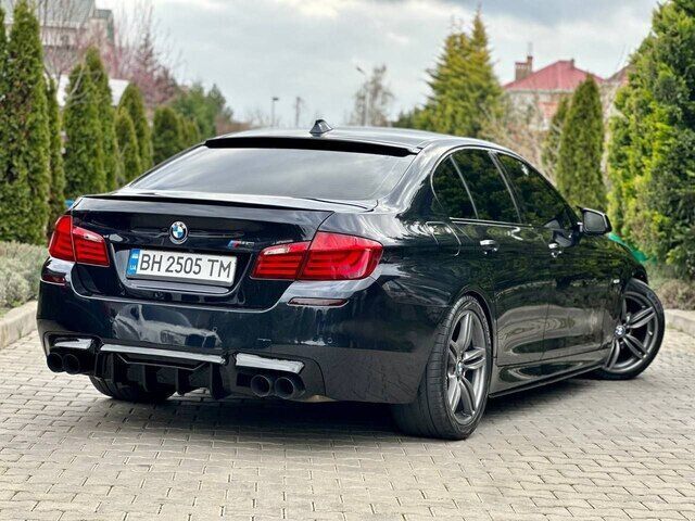 Срочная продажа авто BMW 5 Series 535i xDrive фото 4