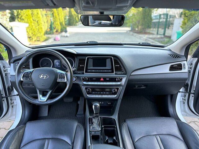 Срочная продажа авто Hyundai Sonata фото 3