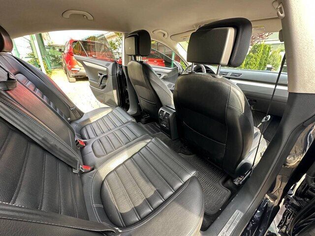 Срочная продажа авто Volkswagen Passat CC фото 2