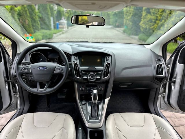 Срочная продажа авто Ford Focus фото 3