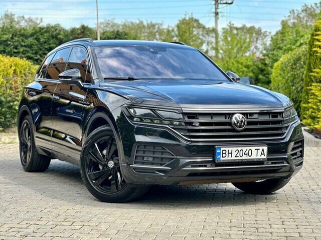 Срочная продажа авто Volkswagen Touareg фото 1