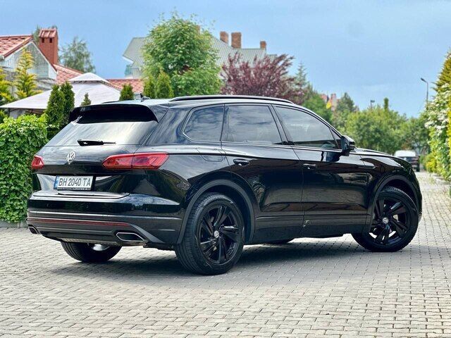 Срочная продажа авто Volkswagen Touareg фото 2