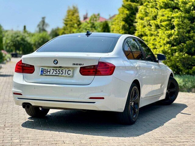 Срочная продажа авто BMW F30 328i фото 7