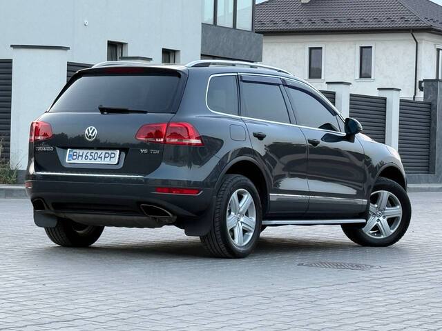 Срочная продажа авто Volkswagen Toureg фото 9