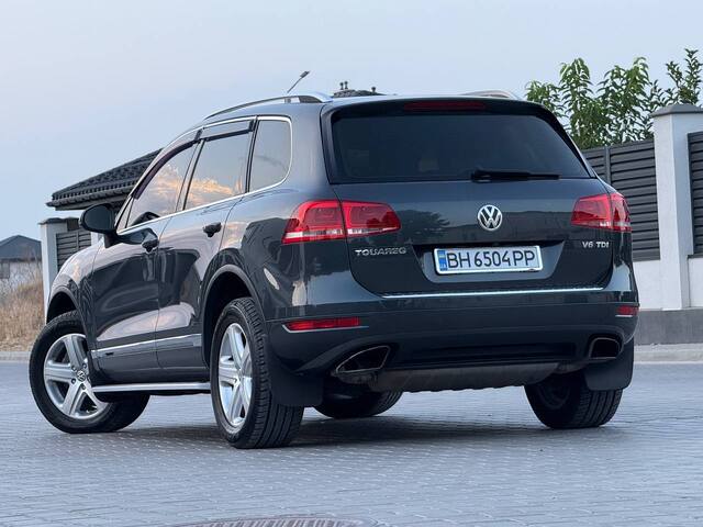 Срочная продажа авто Volkswagen Toureg фото 6