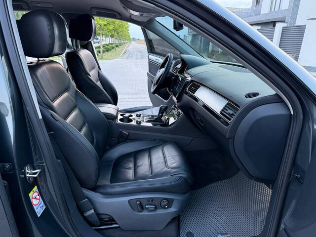 Срочная продажа авто Volkswagen Toureg фото 5