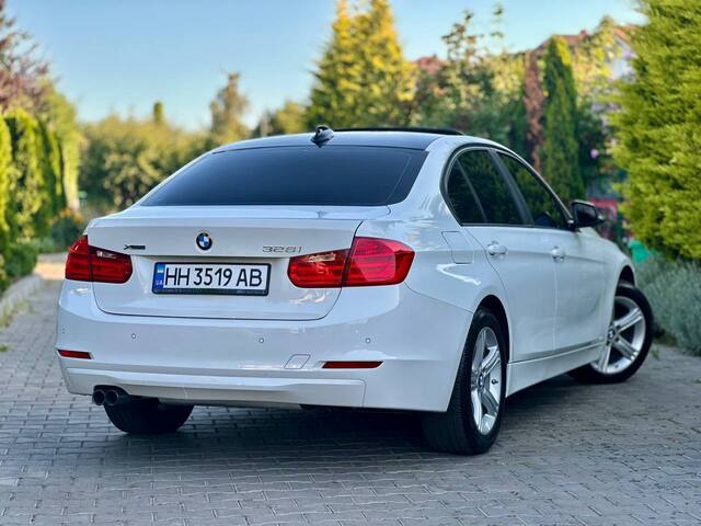 Срочная продажа авто BMW 328i xDrive фото 7
