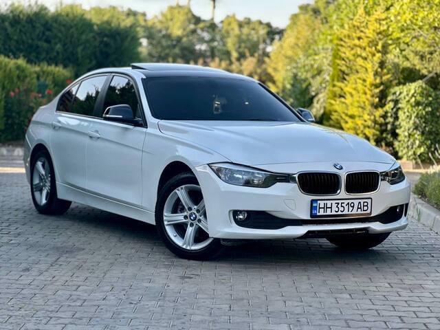 Срочная продажа авто BMW 328i xDrive фото 6