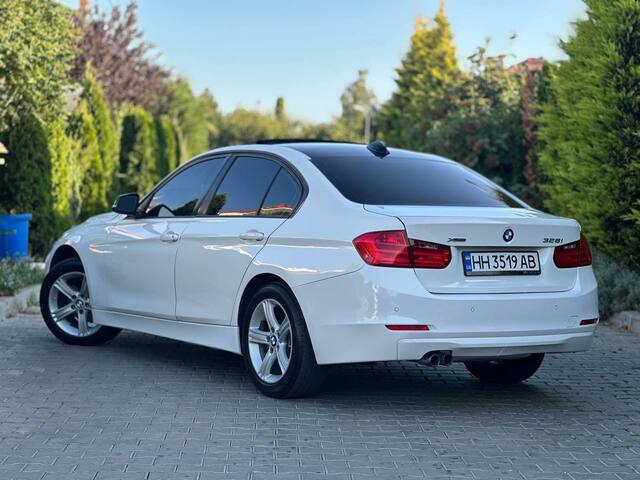 Срочная продажа авто BMW 328i xDrive фото 5