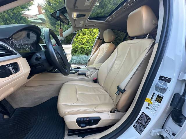 Срочная продажа авто BMW 328i xDrive фото 3