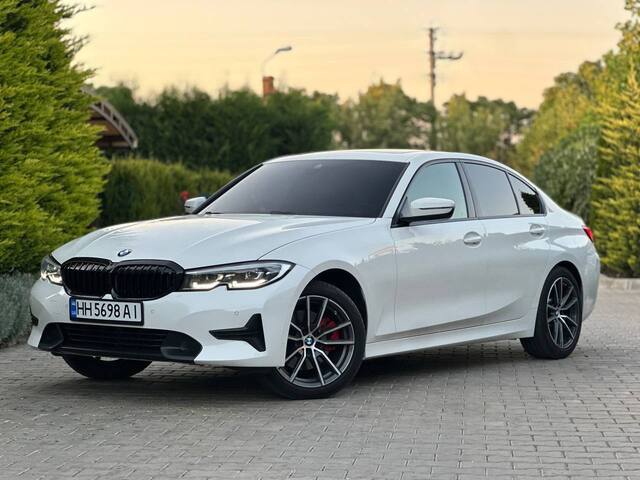 Срочная продажа авто BMW 330i фото 6