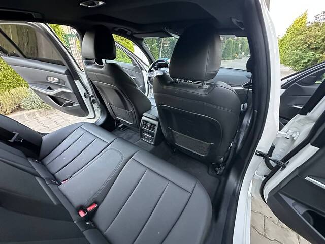 Срочная продажа авто BMW 330i фото 3