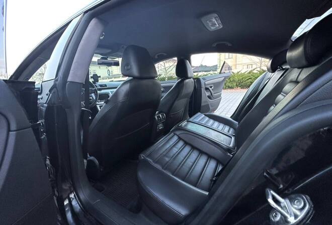 Срочная продажа авто Volkswagen Passat CC фото 3