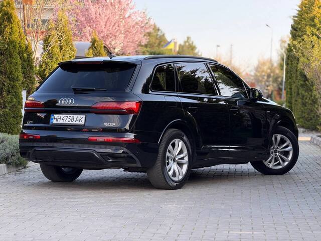 Срочная продажа авто Audi Q7 фото 6