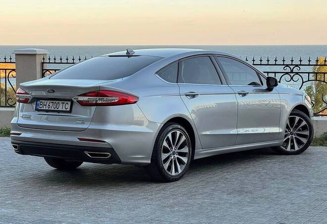 Срочная продажа авто Ford Fusion фото 5