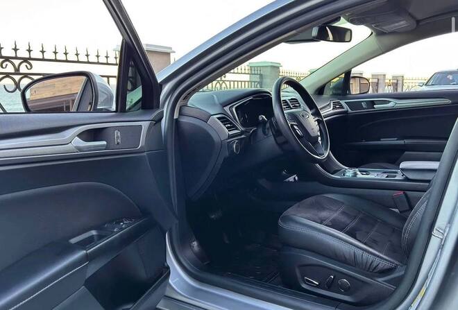 Срочная продажа авто Ford Fusion фото 4