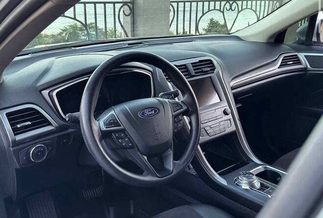 Срочная продажа авто Ford Fusion фото 3