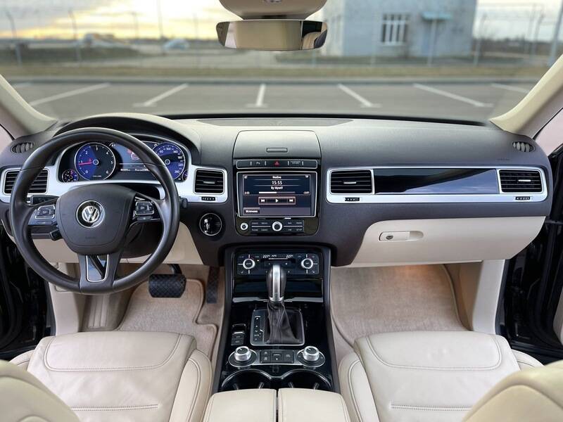 Срочная продажа авто Volkswagen Toureg фото 5
