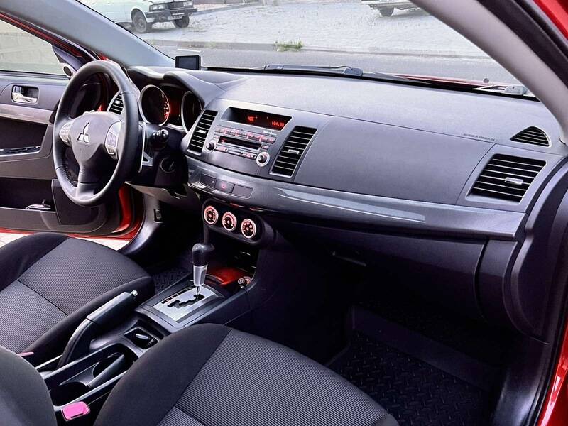 Срочная продажа авто Mitsubishi Lancer  фото 6