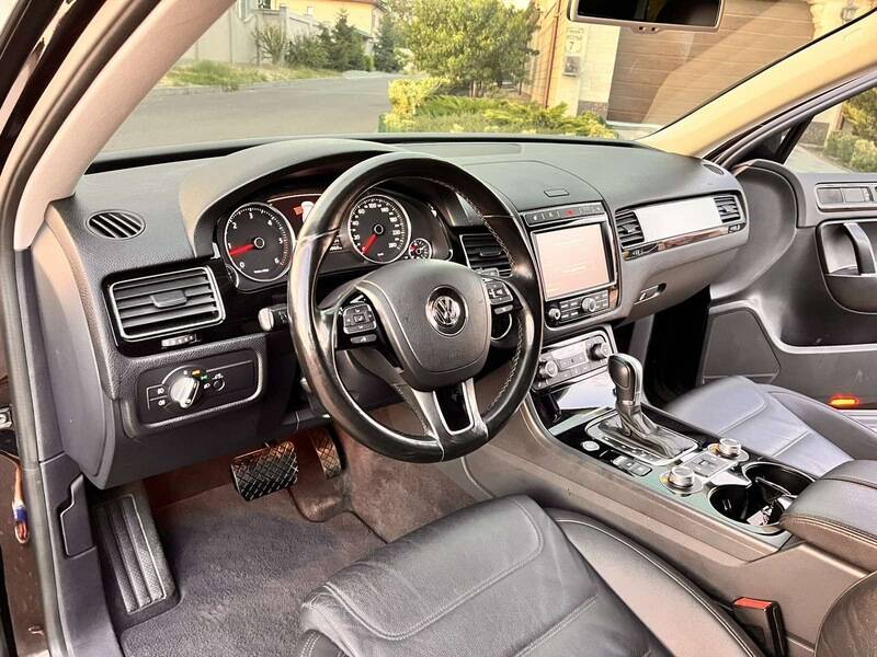 Срочная продажа авто Volkswagen Toureg фото 7