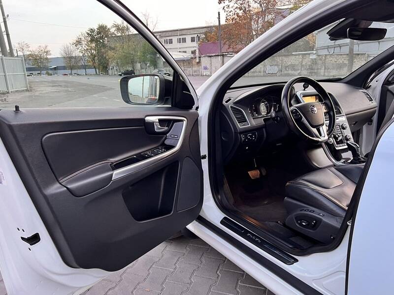 Срочная продажа авто Volvo XC60 фото 13