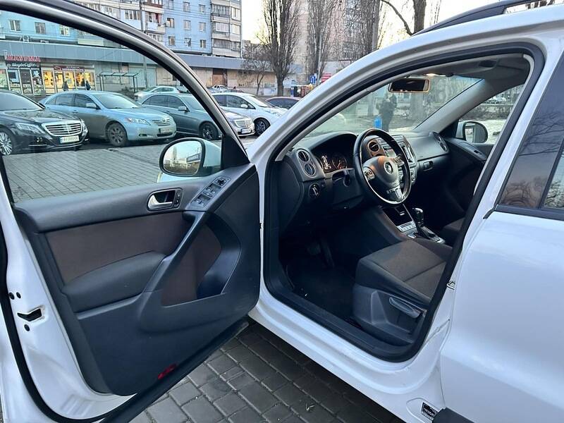Срочная продажа авто Volkswagen Tiguan фото 15