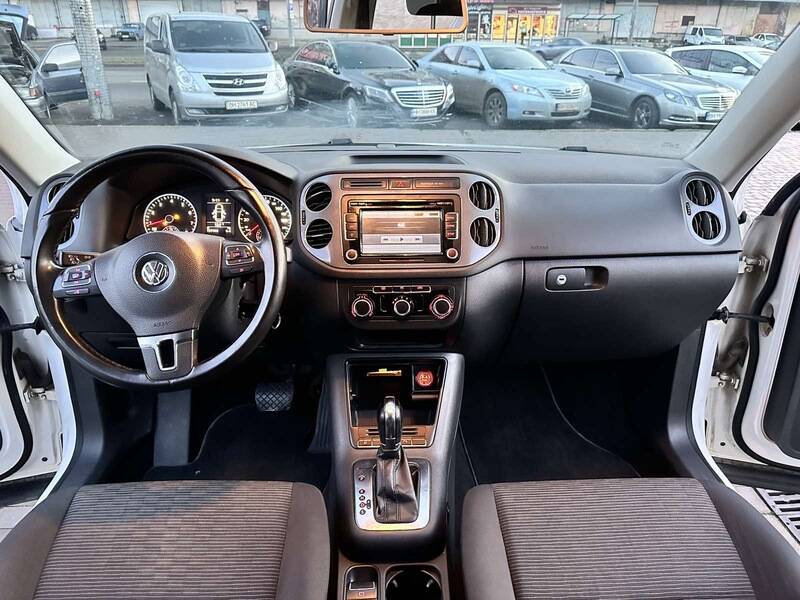 Срочная продажа авто Volkswagen Tiguan фото 5