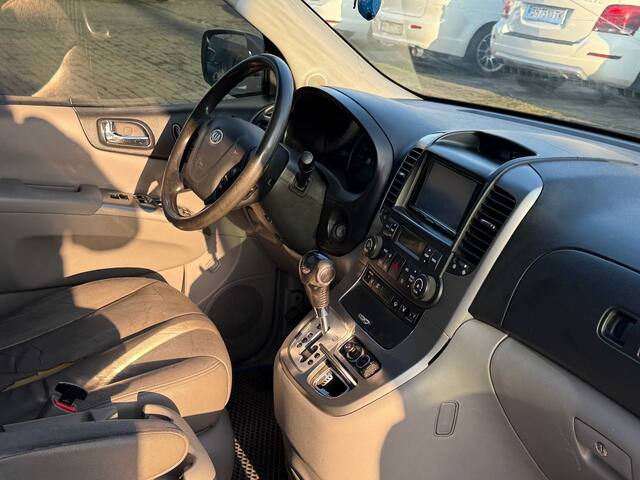 Срочная продажа авто Kia Carnival фото 7