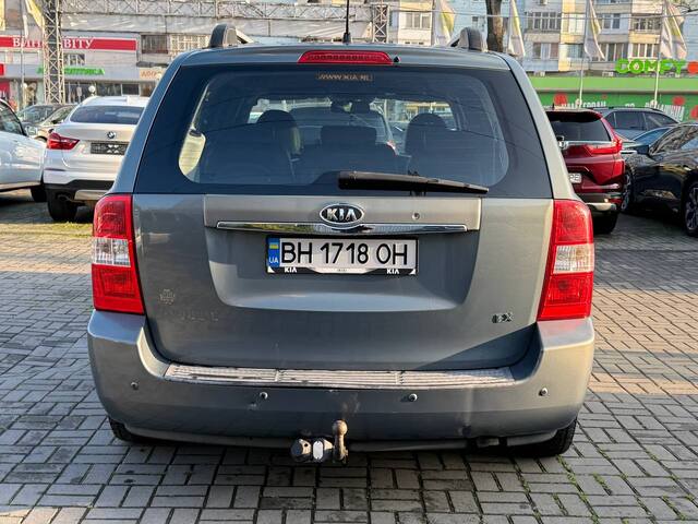 Срочная продажа авто Kia Carnival фото 4