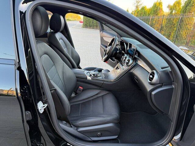Срочная продажа авто Mercedes-Benz C300 фото 6