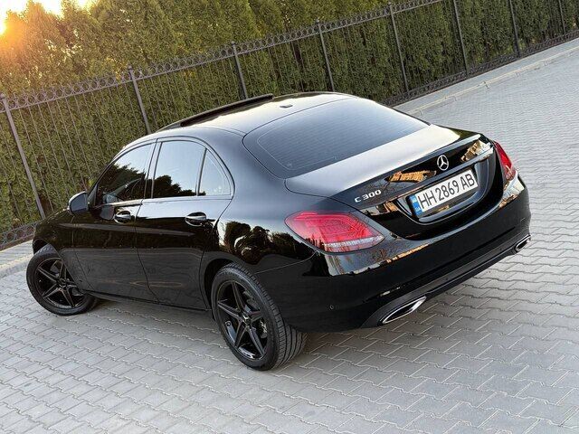 Срочная продажа авто Mercedes-Benz C300 фото 3