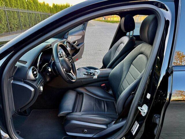 Срочная продажа авто Mercedes-Benz C300 фото 2