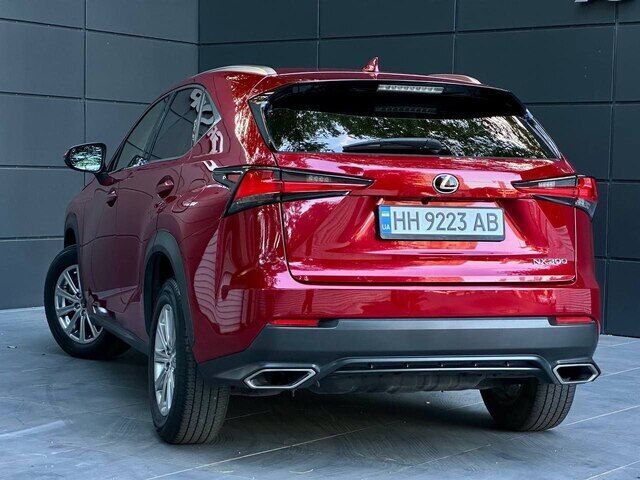 Срочная продажа авто Lexus NX300 фото 7
