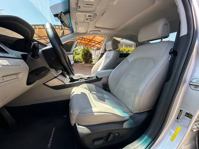 Срочная продажа авто Hyundai Sonata фото 3