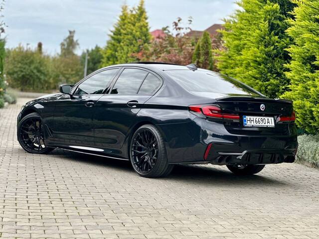 Срочная продажа авто BMW M550i xDrive фото 4