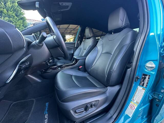 Срочная продажа авто Toyota Prius фото 5