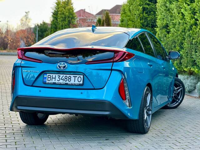 Срочная продажа авто Toyota Prius фото 3