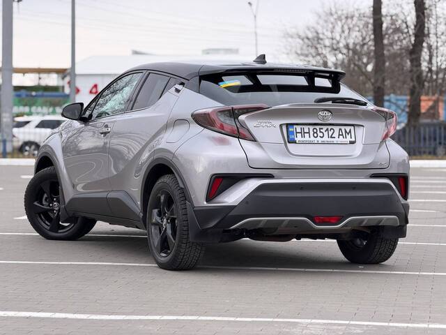 Срочная продажа авто Toyota C-HR фото 2