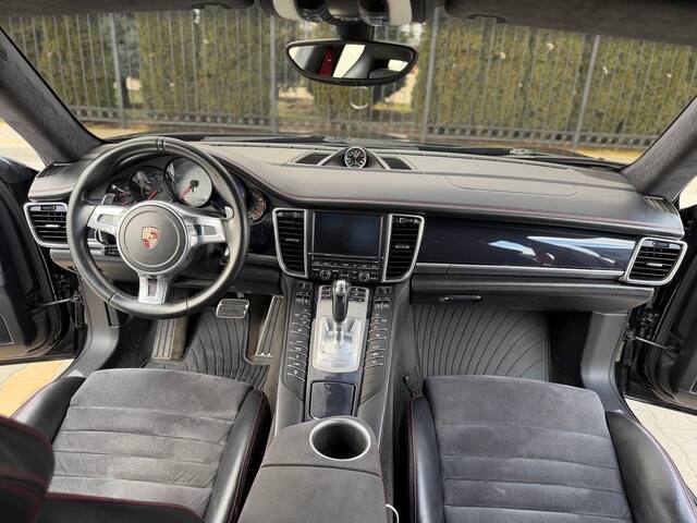 Срочная продажа авто Porsche Panamera GTS фото 3