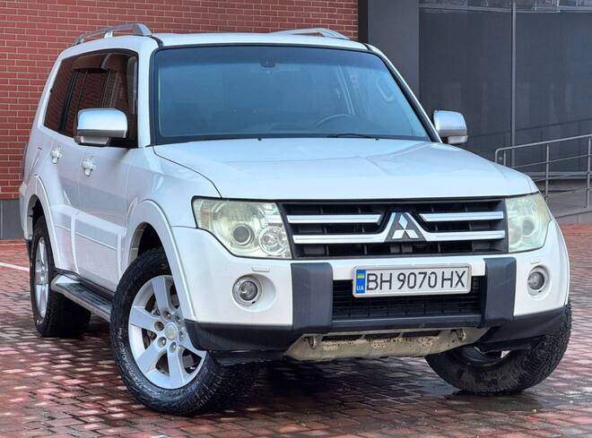 Срочная продажа авто Mitsubishi Pajero фото 1