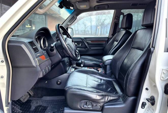 Срочная продажа авто Mitsubishi Pajero фото 4