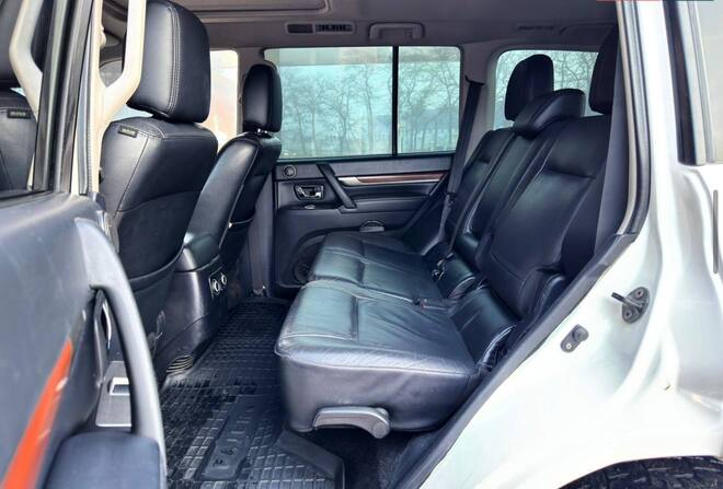 Срочная продажа авто Mitsubishi Pajero фото 3
