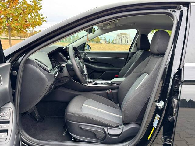 Срочная продажа авто Hyundai Sonata фото 3