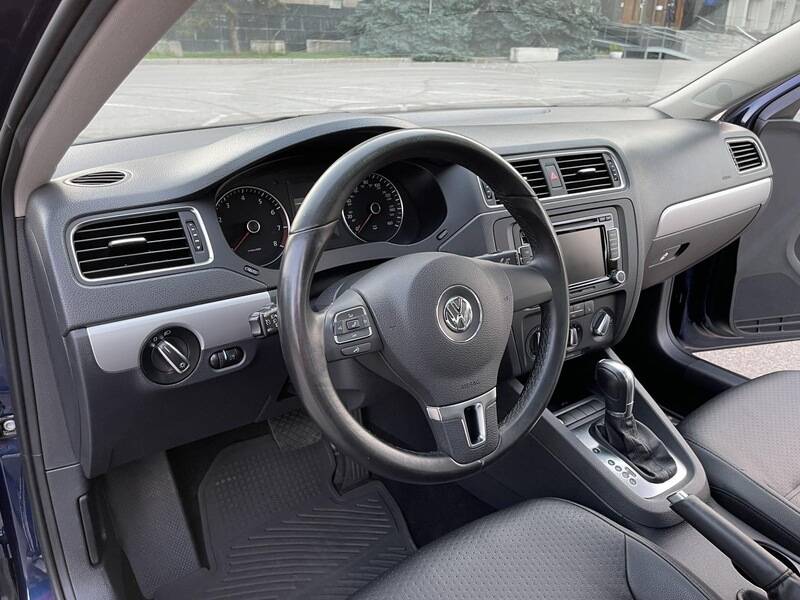 Срочная продажа авто Volkswagen Jetta фото 10