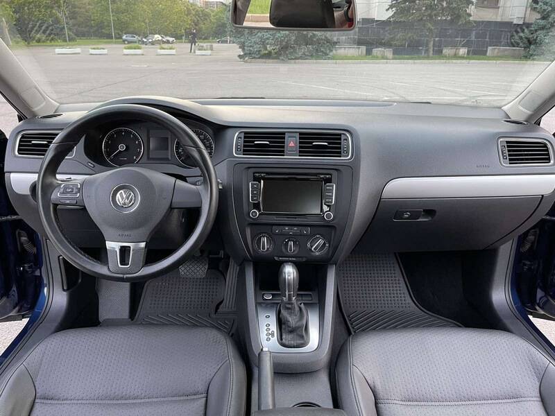 Срочная продажа авто Volkswagen Jetta фото 8