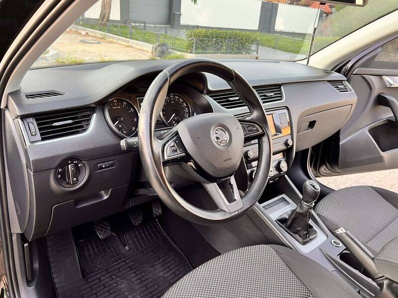Срочная продажа авто Skoda Octavia A7 фото 19