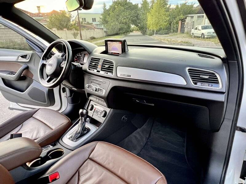 Срочная продажа авто Audi Q3 S Line фото 11
