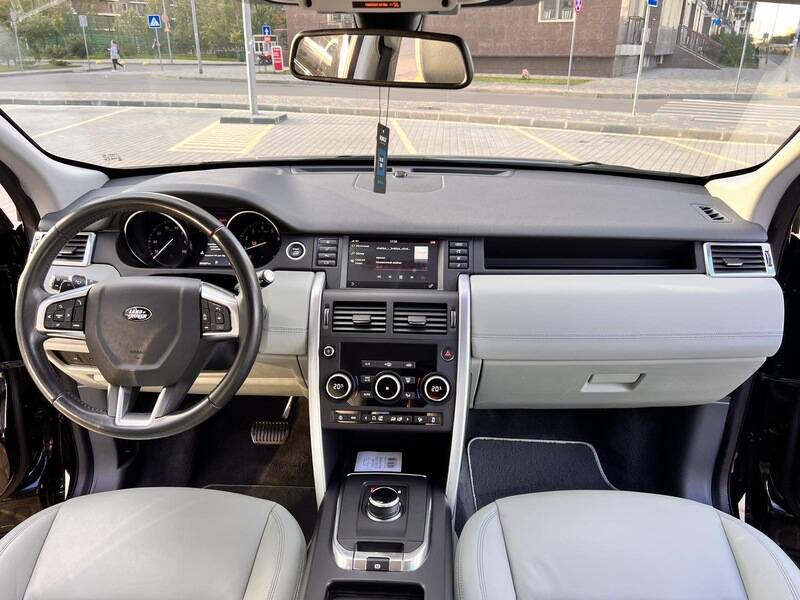 Срочная продажа авто Land Rover Range Discovery Sport фото 3