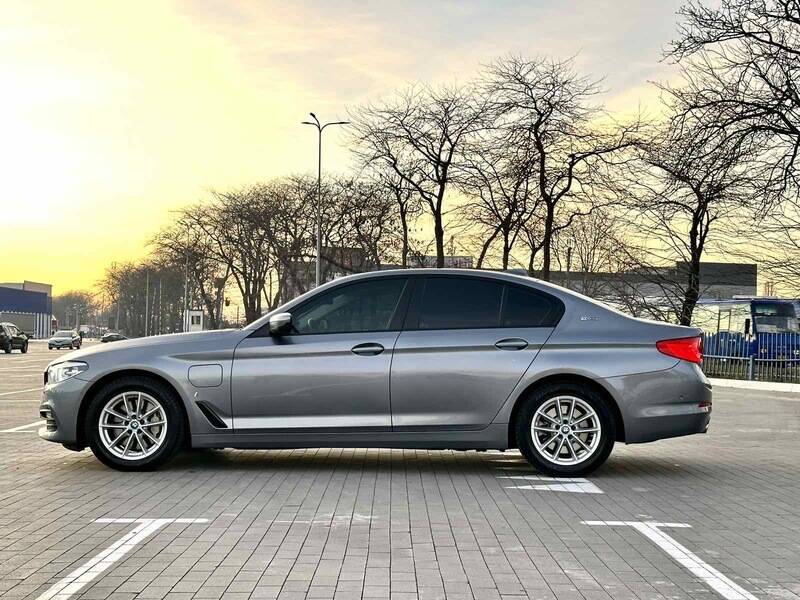 Срочная продажа авто BMW 5 Series фото 12
