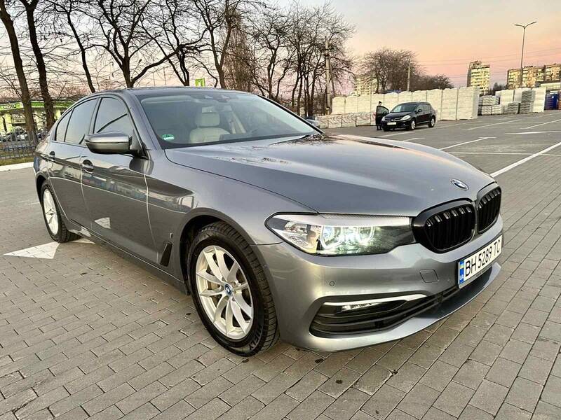 Срочная продажа авто BMW 5 Series фото 8